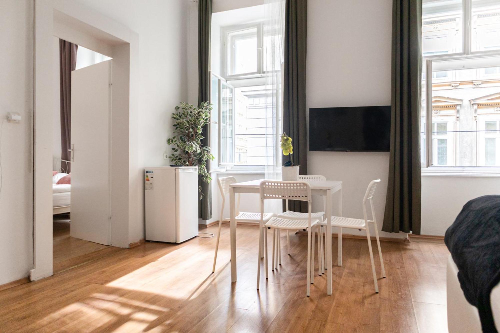 Comfortable 2br And Well Connected Apartment Vienna