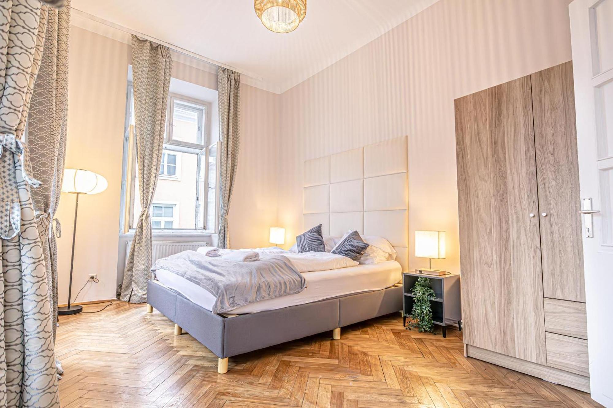 Comfortable 2br & 1lr In Apartamento Viena
