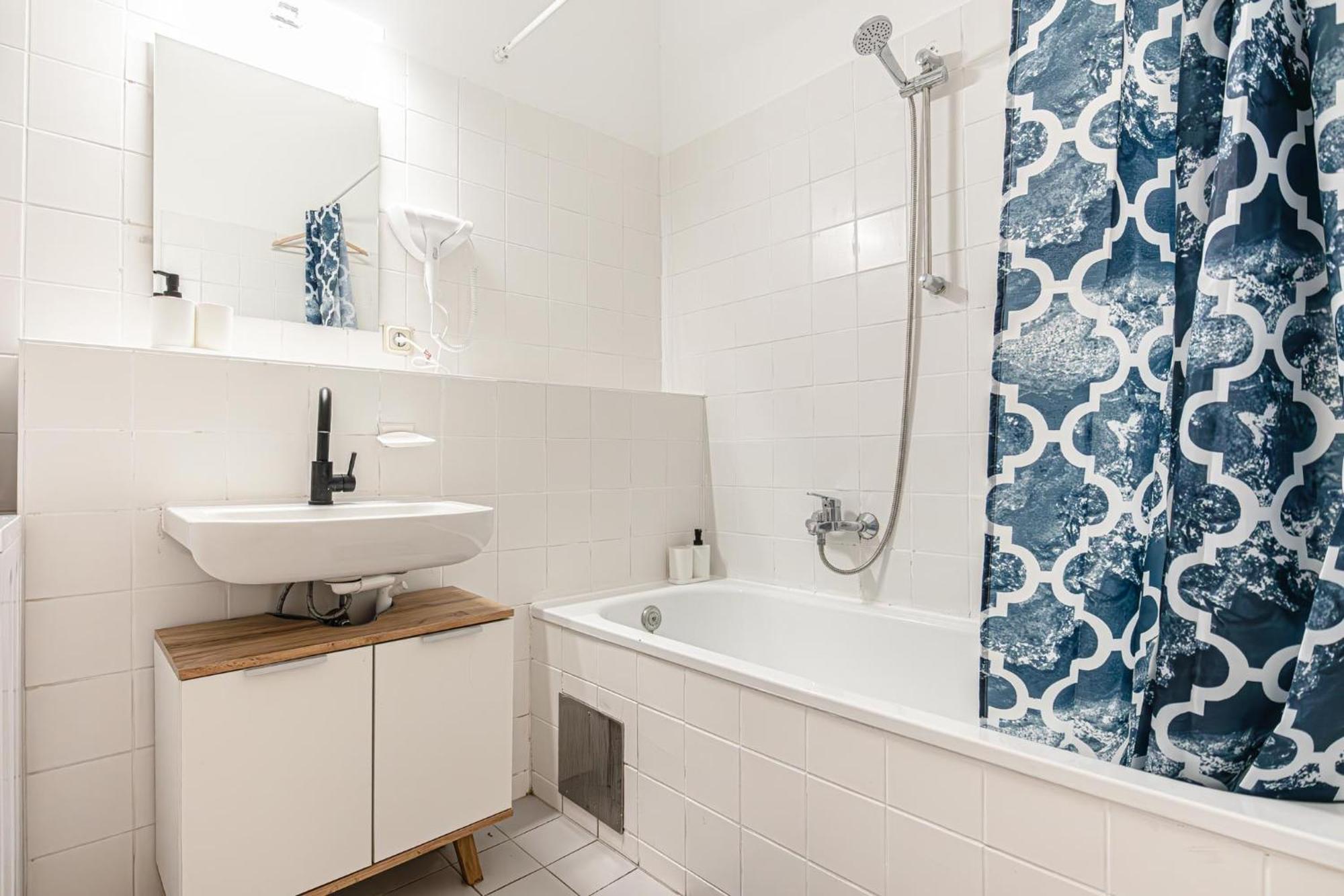 Apartamento Comfortable 2br & 1lr In Viena