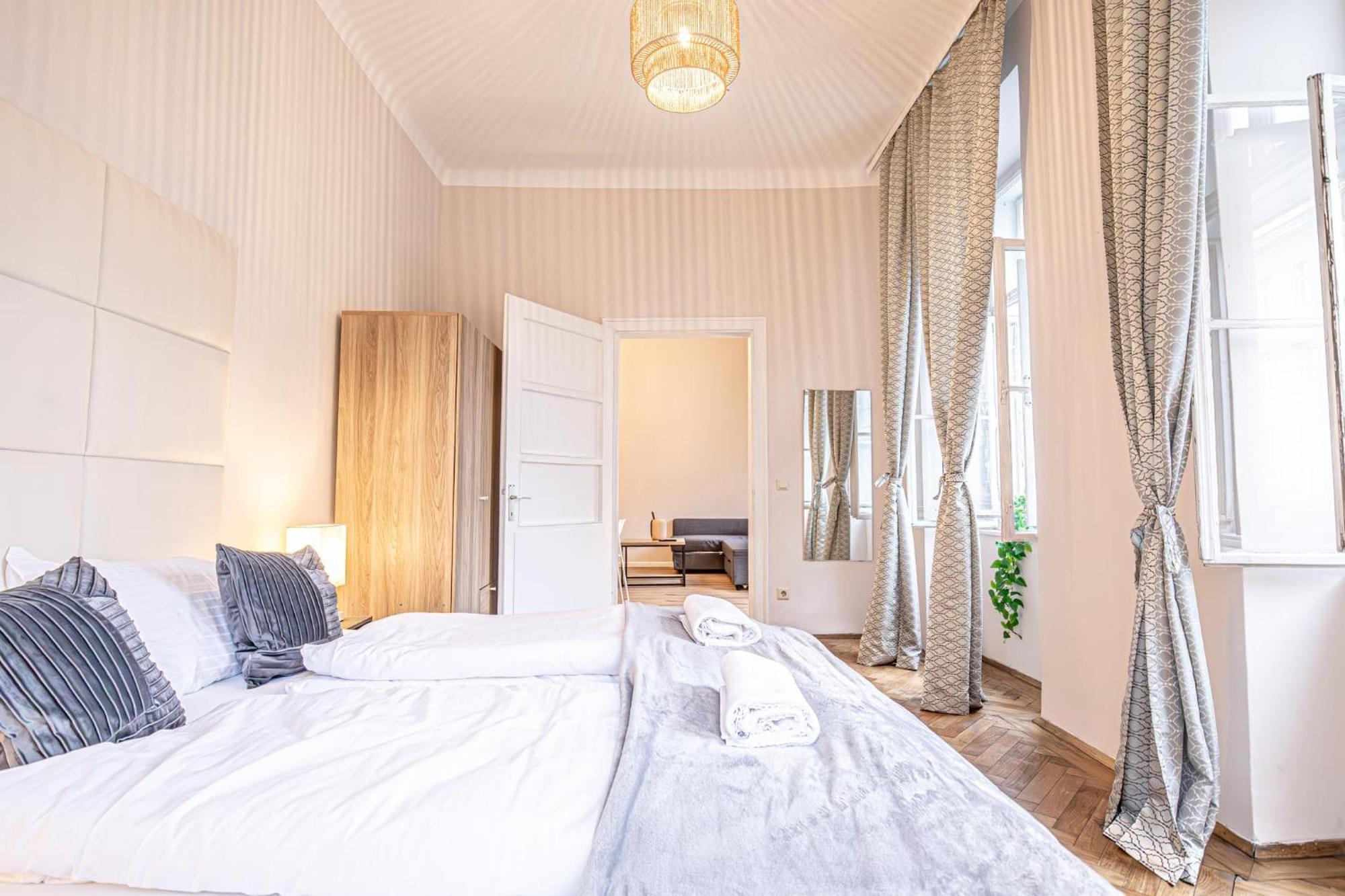 Apartamento Comfortable 2br & 1lr In