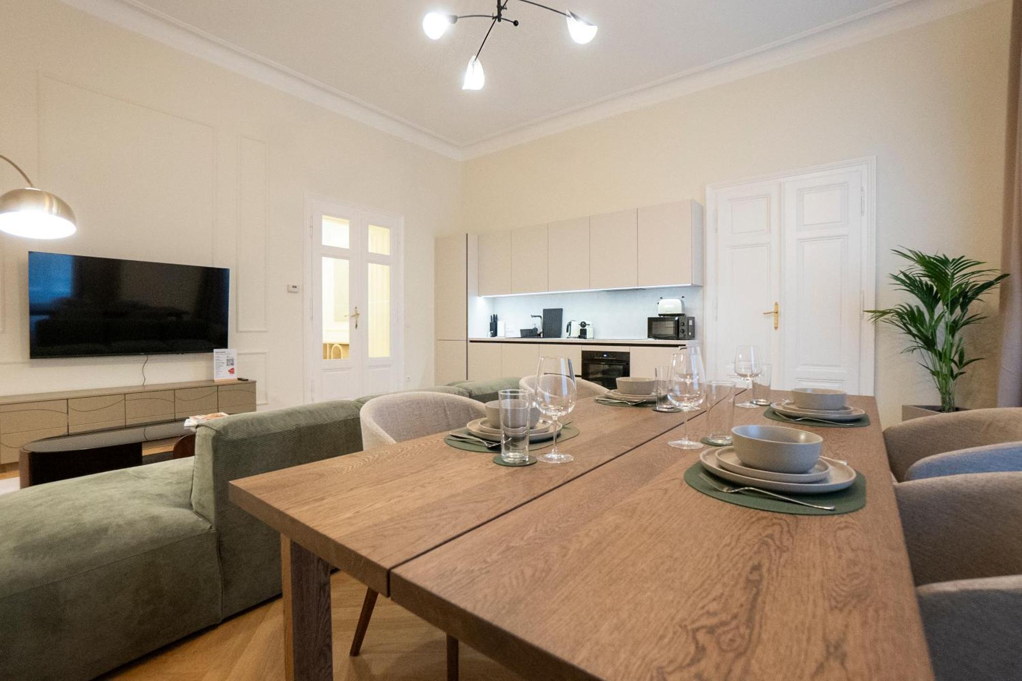 Elegant 2br Near Parliament, Self 24h Check-in * Vienna