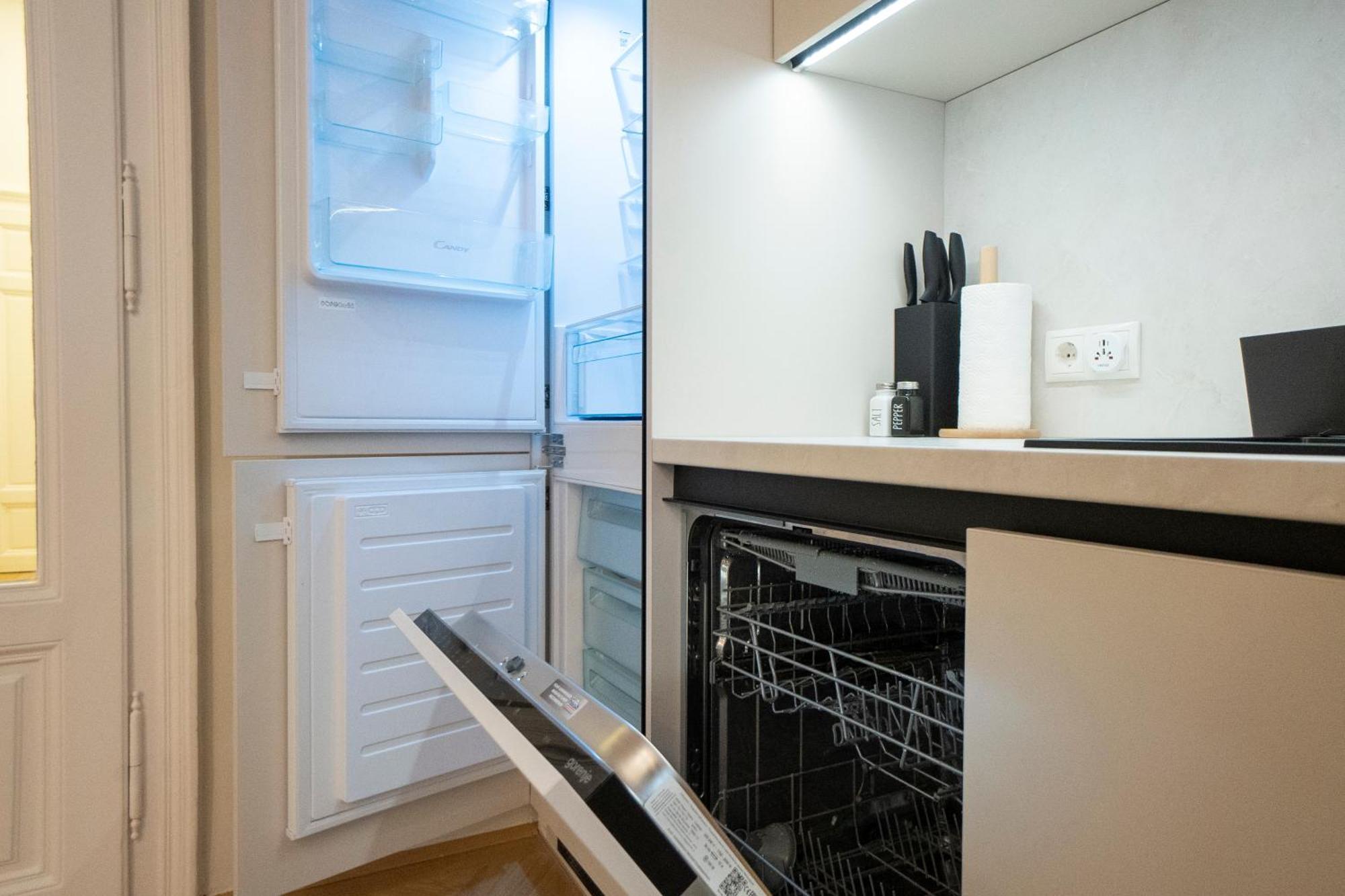Elegant 2br Near Parliament, Self 24h Check-in * Vienna