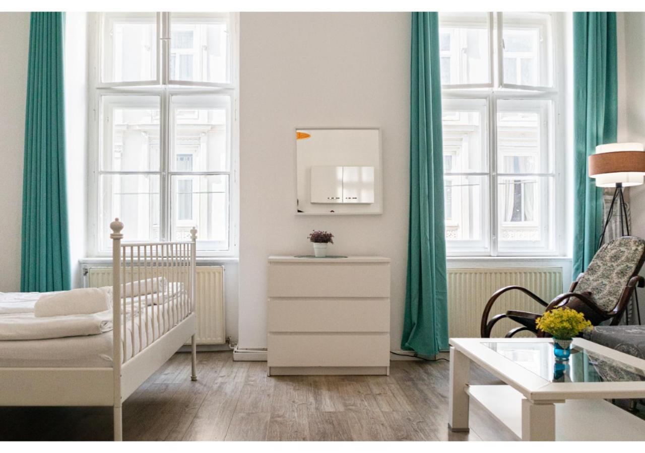3 Elegant - Ideal For Long * Vienna