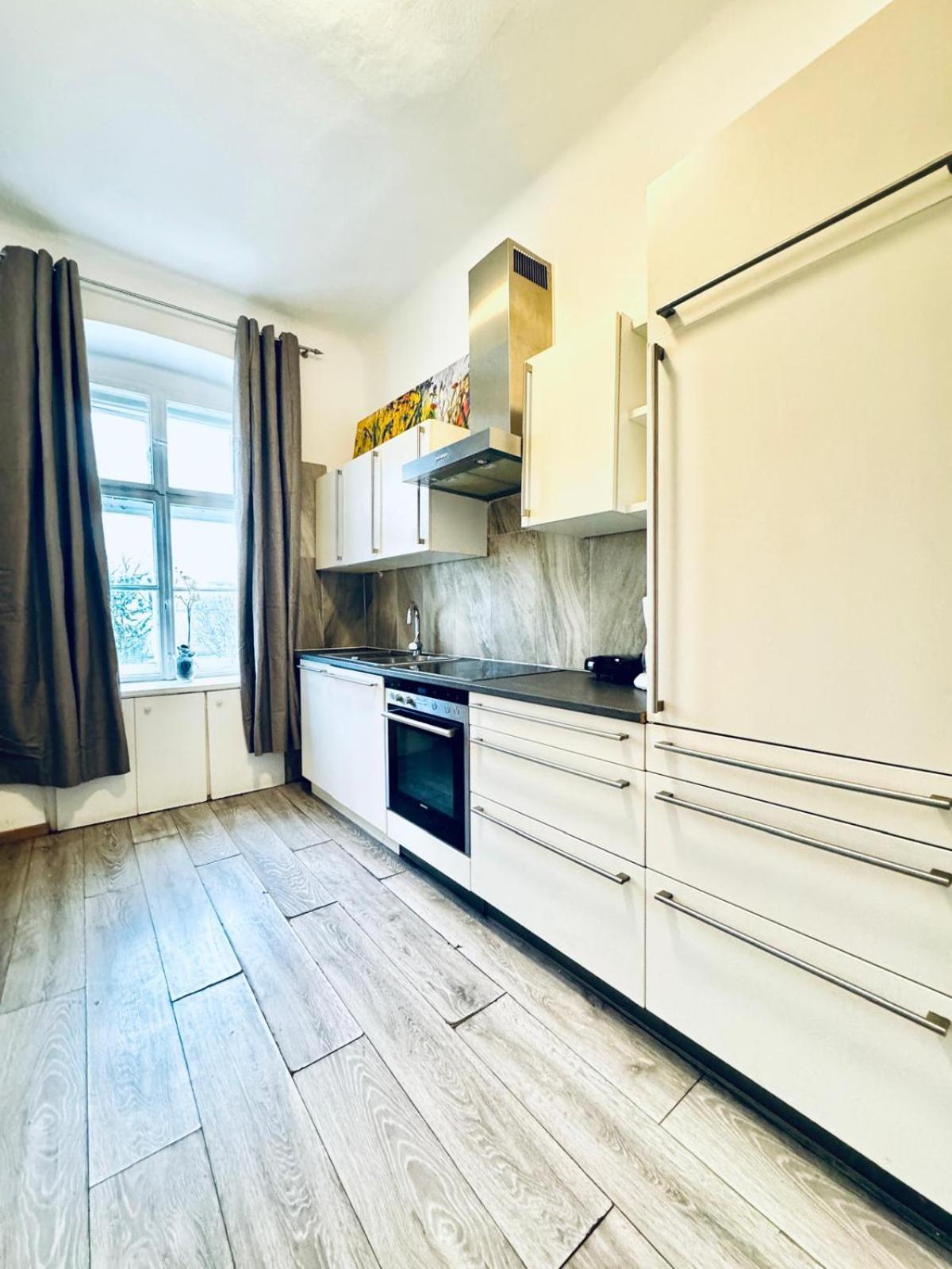 Stylish 4br Shared -10 Min Transport To Stadthalle