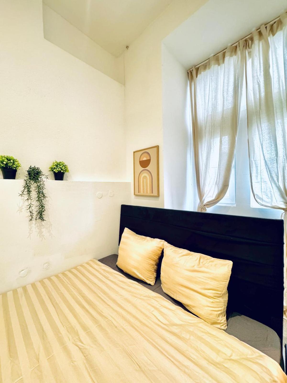 Elegant 5-br Ideal For Groups & Families Apartment *