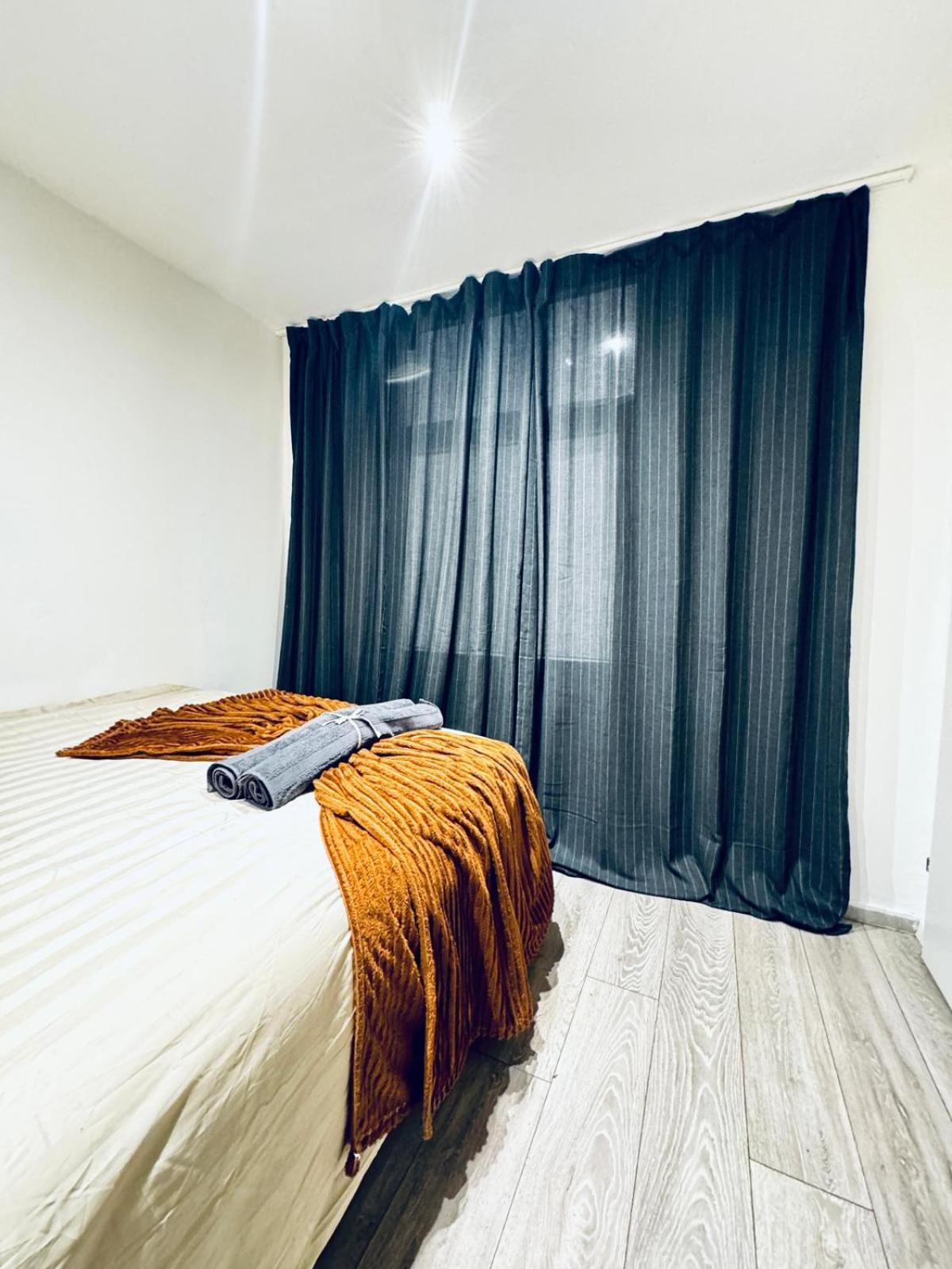 Apartment Elegant 5-br Ideal For Groups & Families *