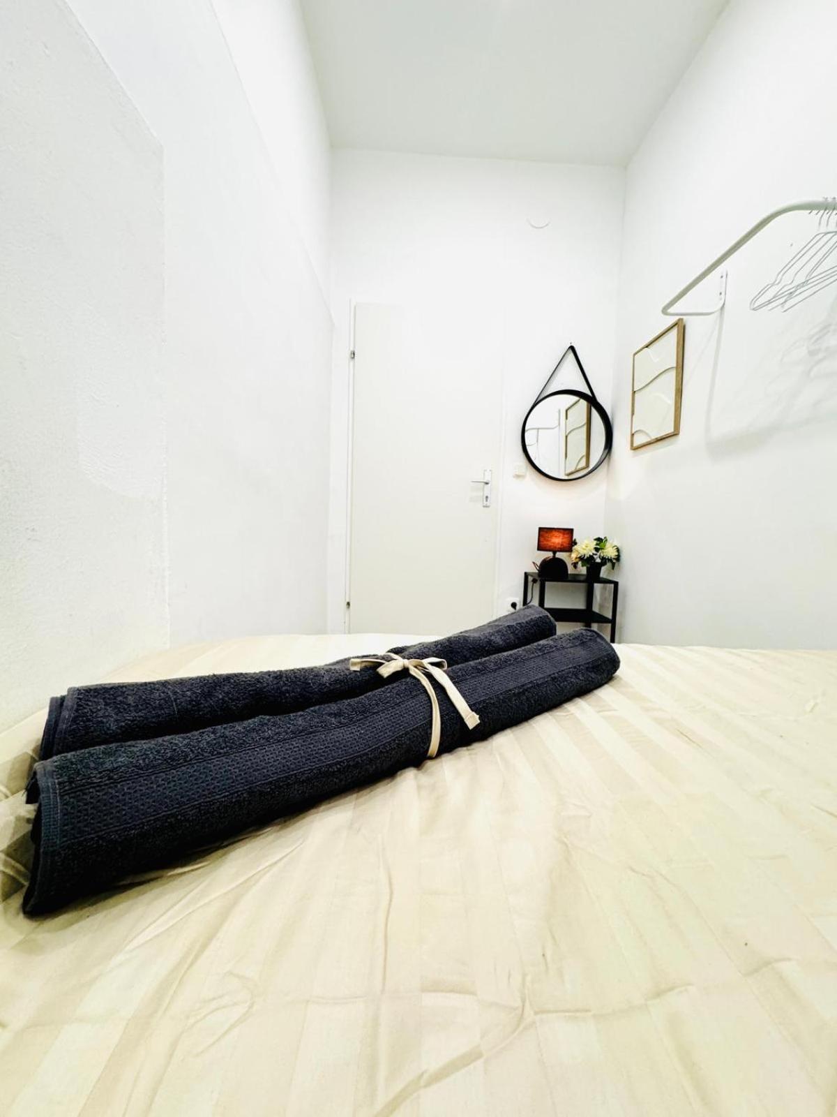 Elegant 5-br Ideal For Groups & Families Apartment *