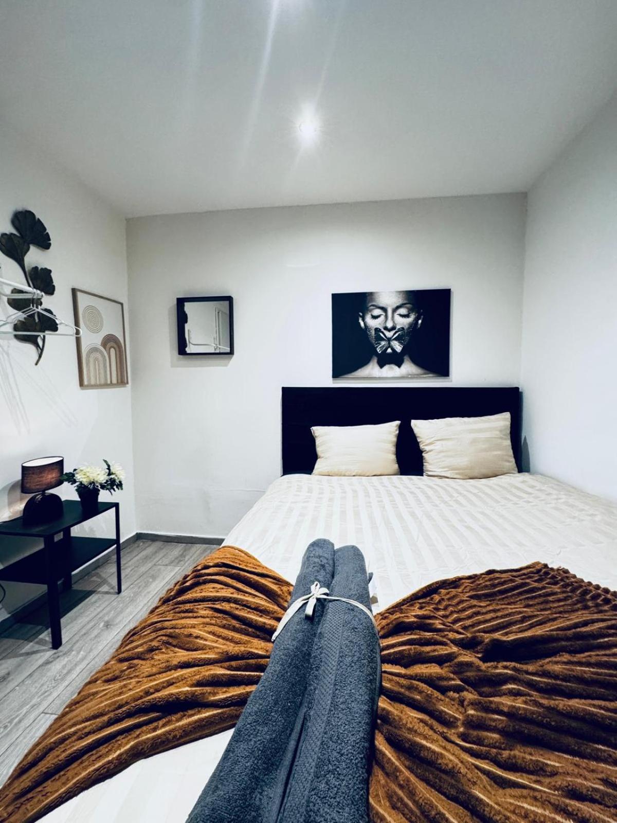 Elegant 5-br Ideal For Groups & Families Apartment