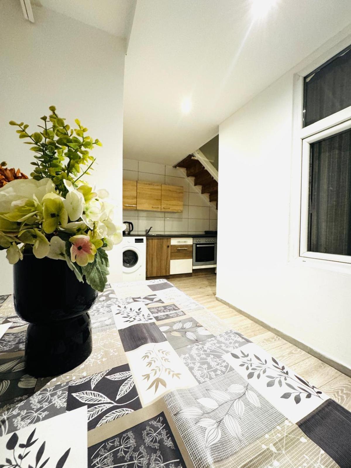 Apartment Elegant 5-br Ideal For Groups & Families