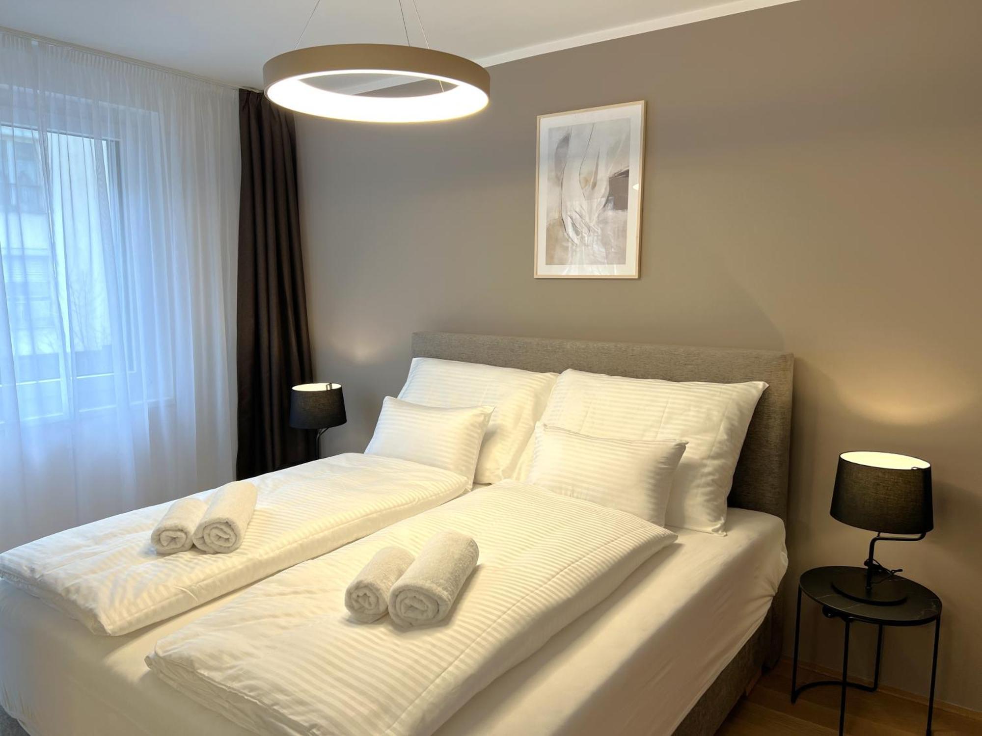 Free Parking - Pulse At U6-metro Apartment *