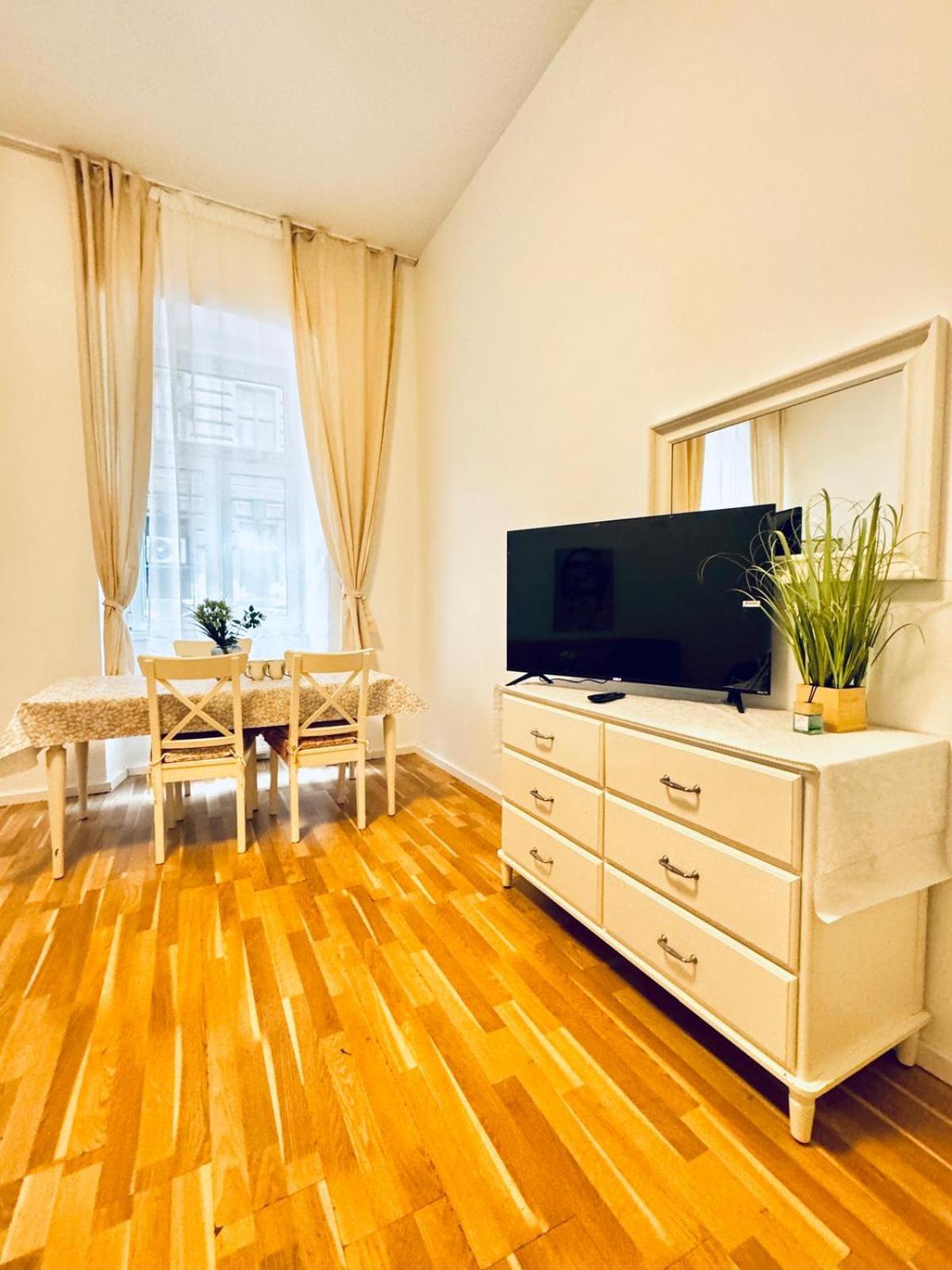 Comfortable Apt, 15 Minutes To Rathausplatz * Vienna
