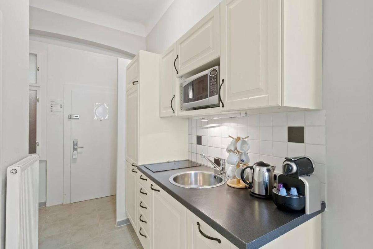 Apartment Neben Augarten I 5 Min To Metro I 10 Min To *