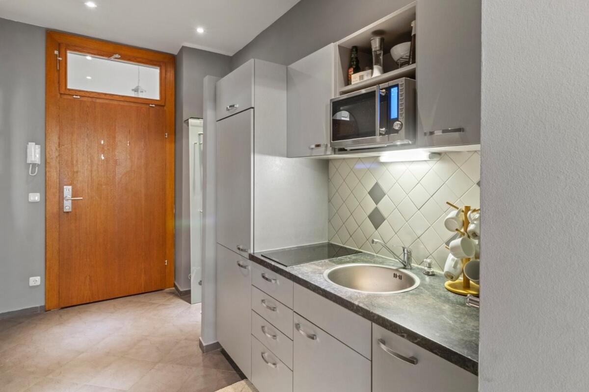Apartment Neben Augarten I 5 Min To Metro I 10 Min To Vienna