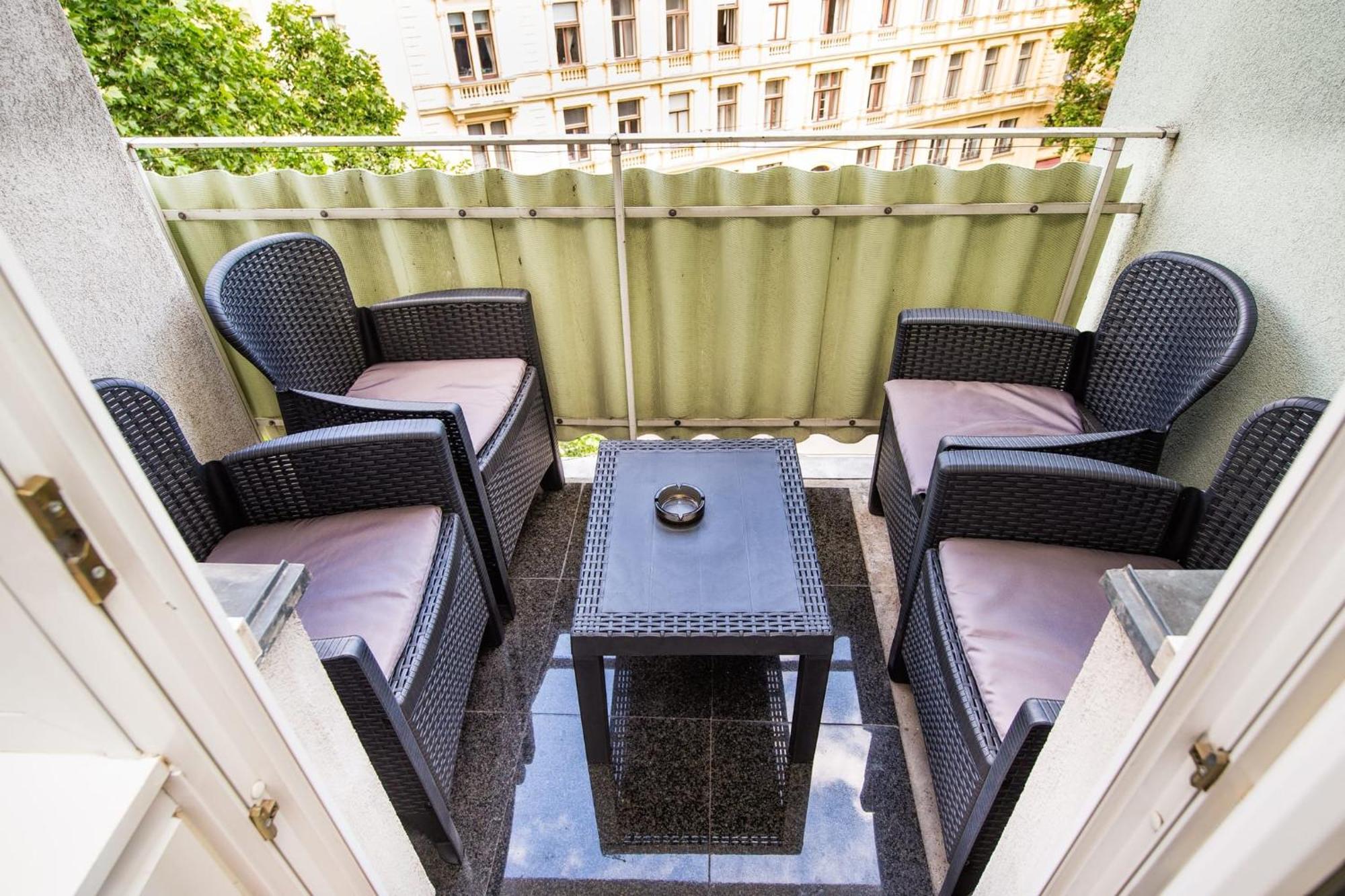 Lavie Viena