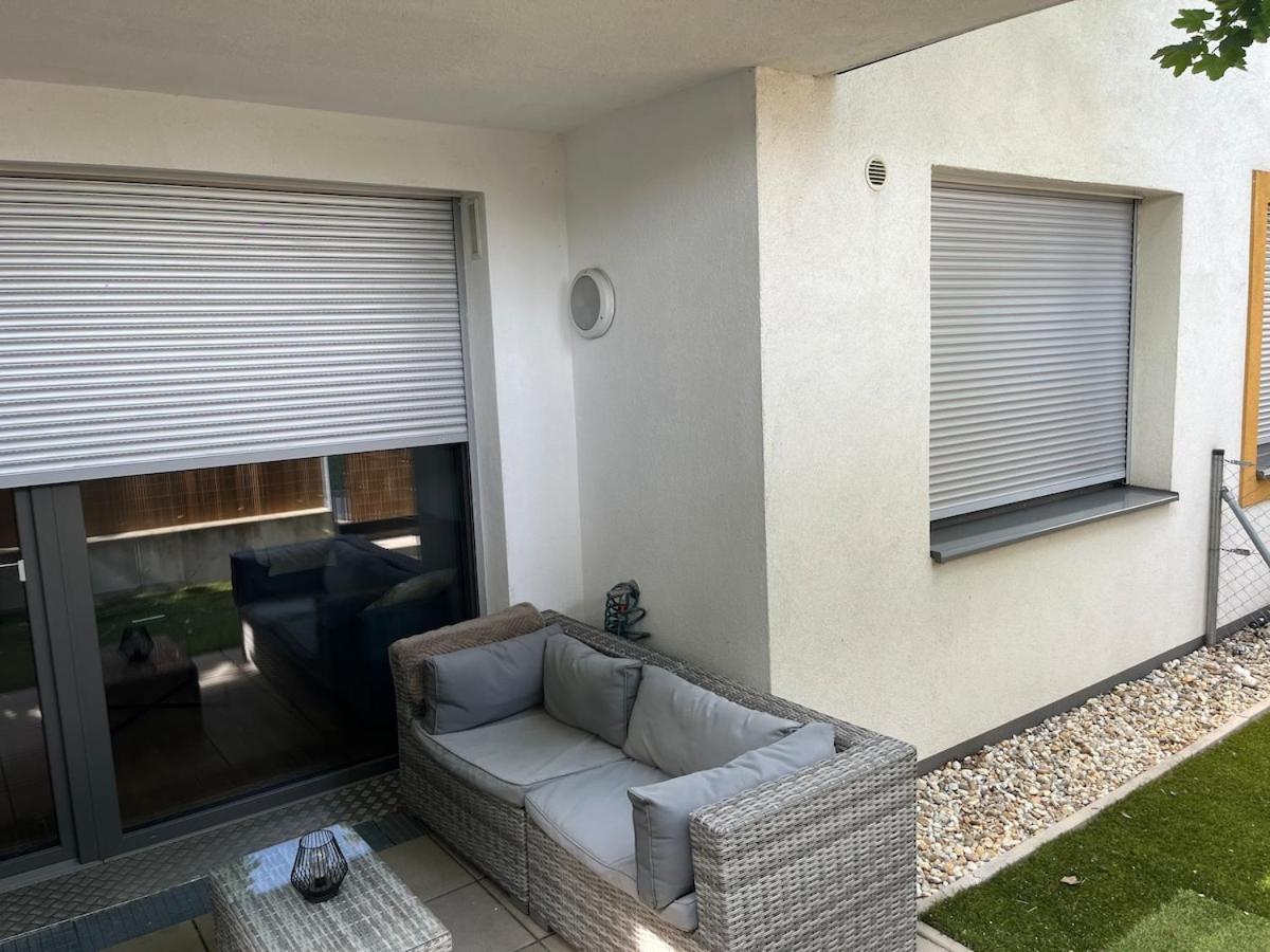 Lovely 2-bedroom Close To Airport Apartamento *