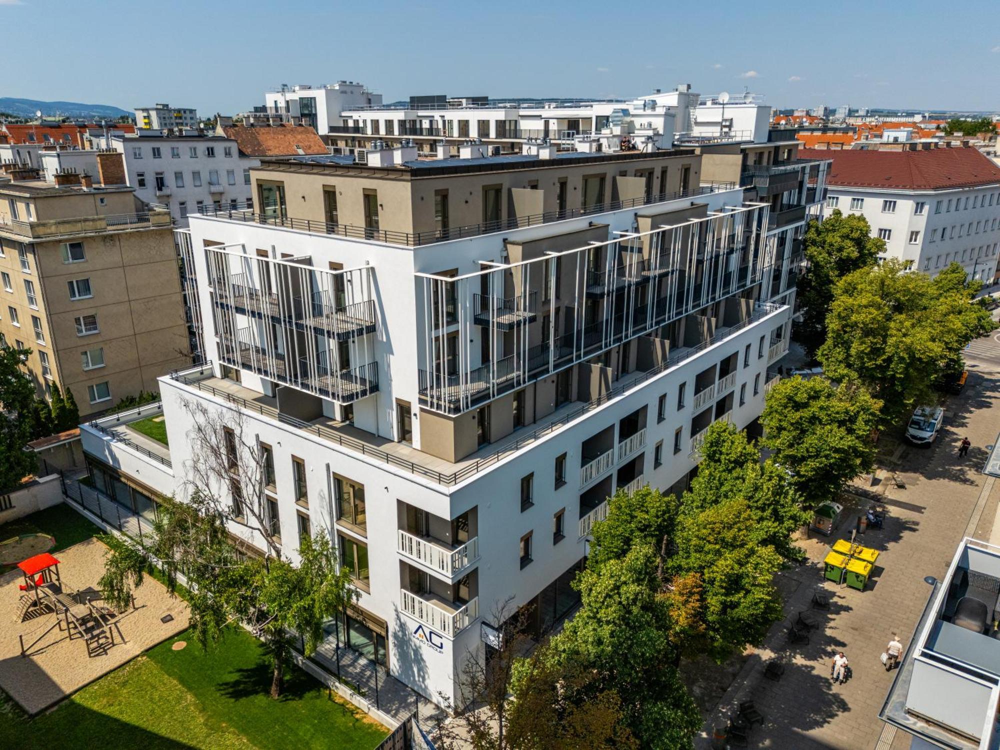 Free Parking - Pulse At U6-metro Vienna