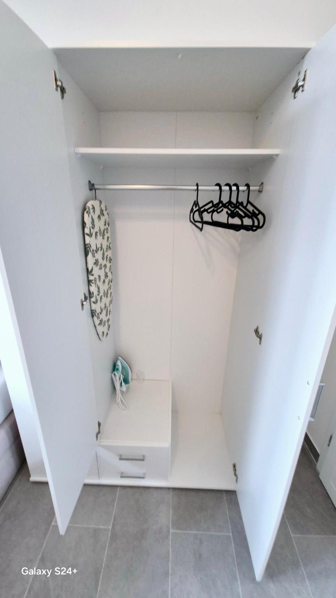 Apartment Moderne Mit Klima, Perfekter Anbindung Ins Zentrum Und Kostenlose Parkplaetze! *