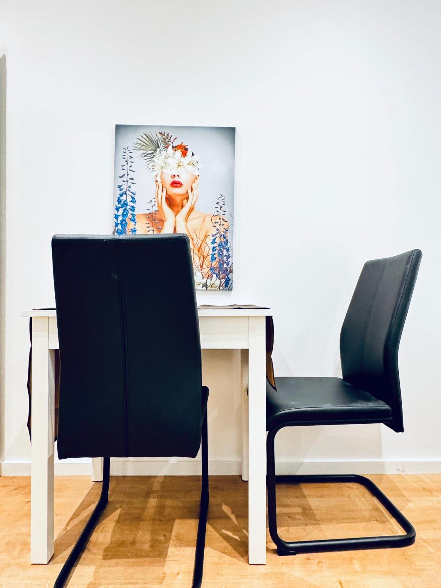 Comfy & Cozy 4br Shared Next To Kaufpark Alterlaa Apartment *