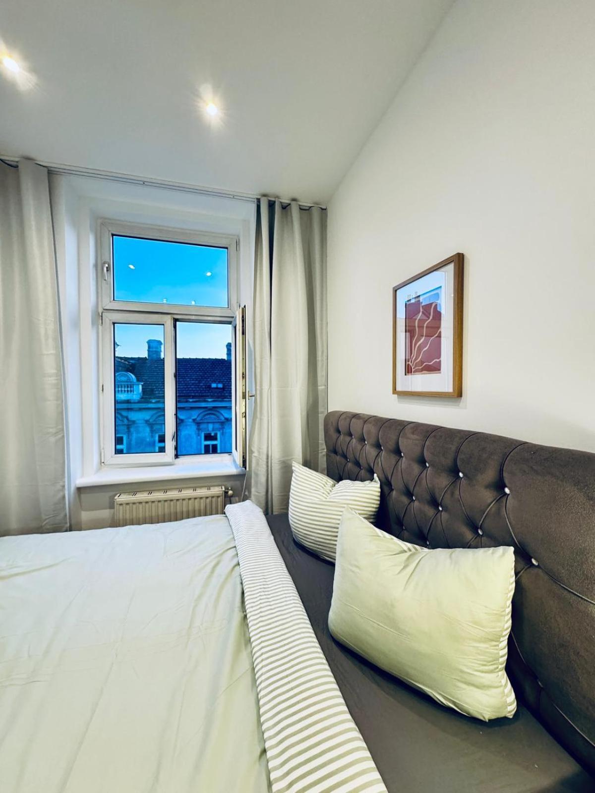 Comfy & Cozy 4br Shared Next To Kaufpark Alterlaa Vienna