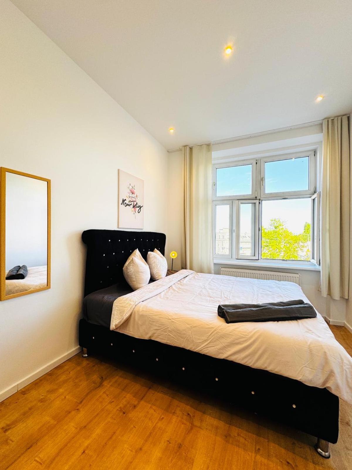 Spacious 3br Shared Near Kaufpark Alterlaa Vienna