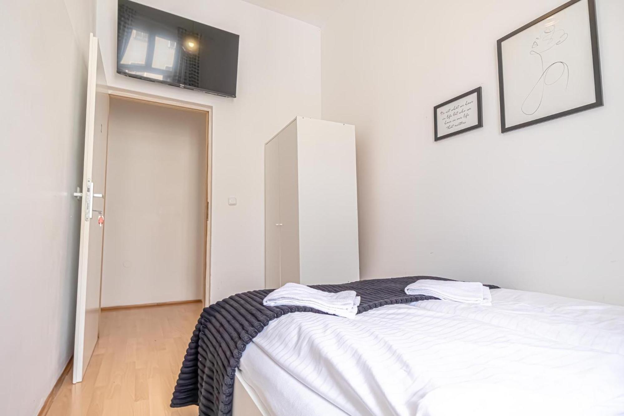 Viennese 3br Apt. Near Wiener Stadthalle & Apartment