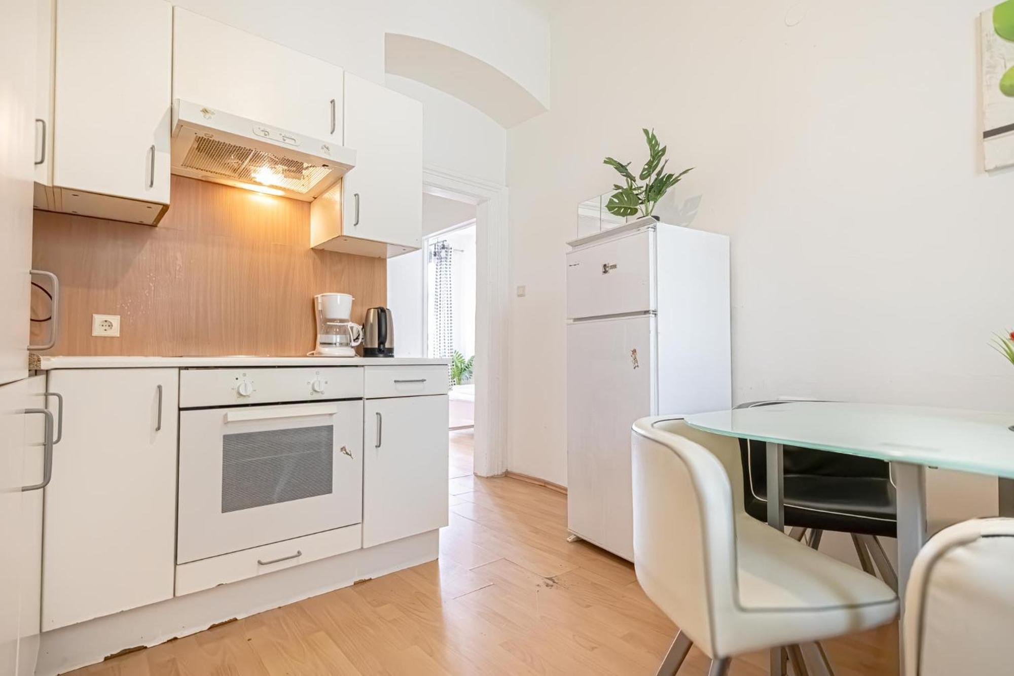 Viennese 3br Apt. Near Wiener Stadthalle &
