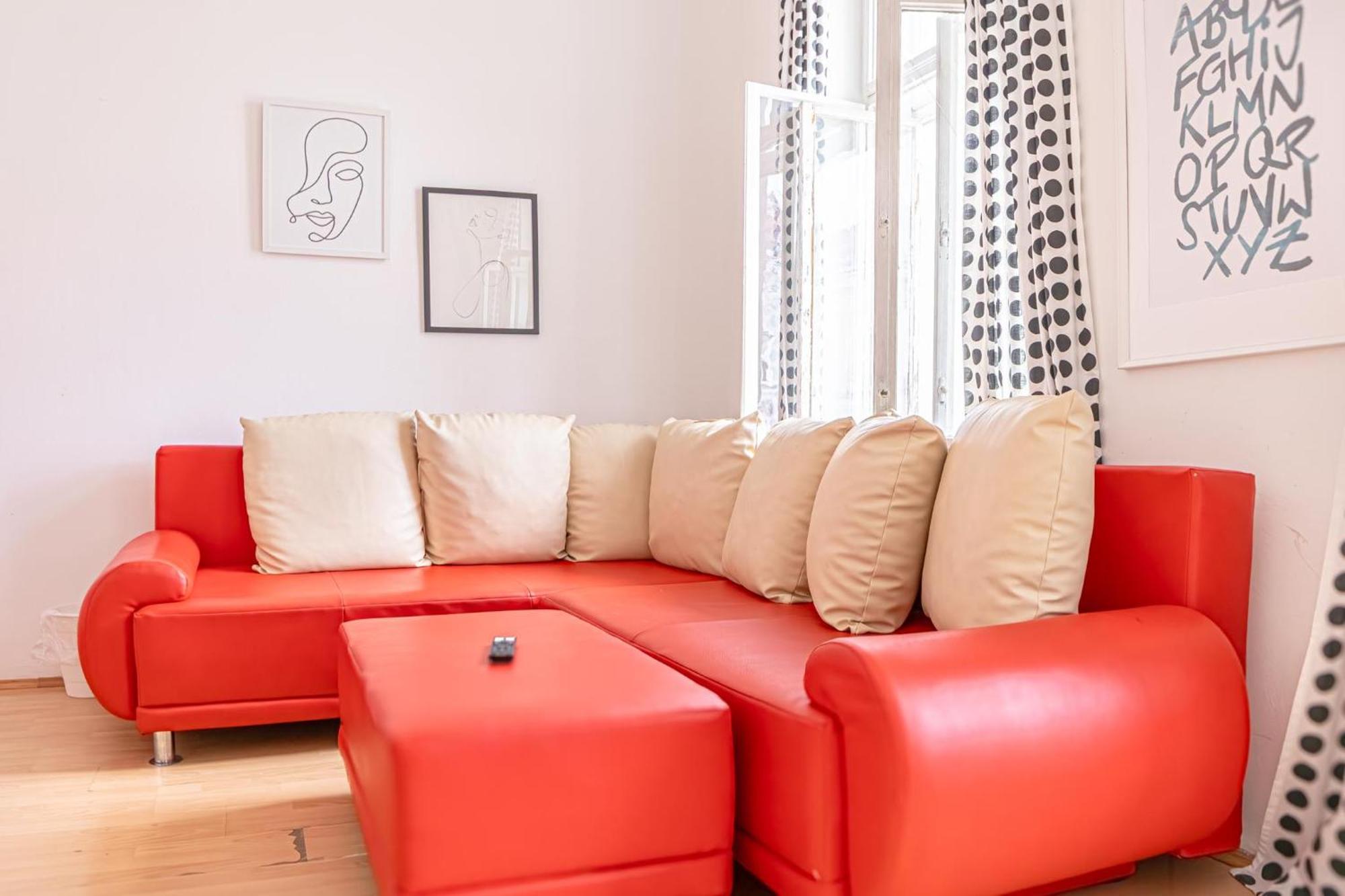 Viennese 3br Apt. Near Wiener Stadthalle & Apartment *