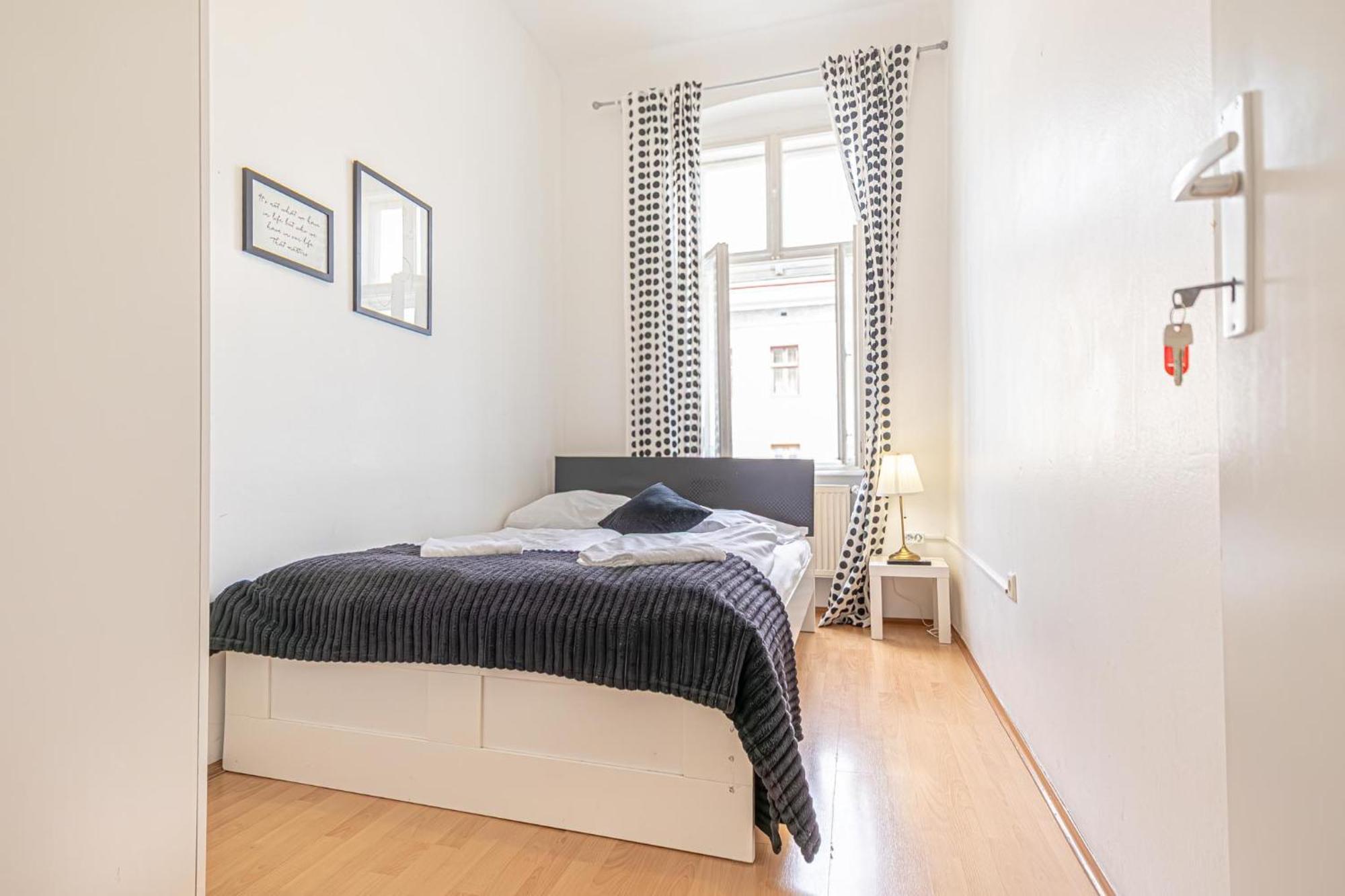 Viennese 3br Apt. Near Wiener Stadthalle & Vienna