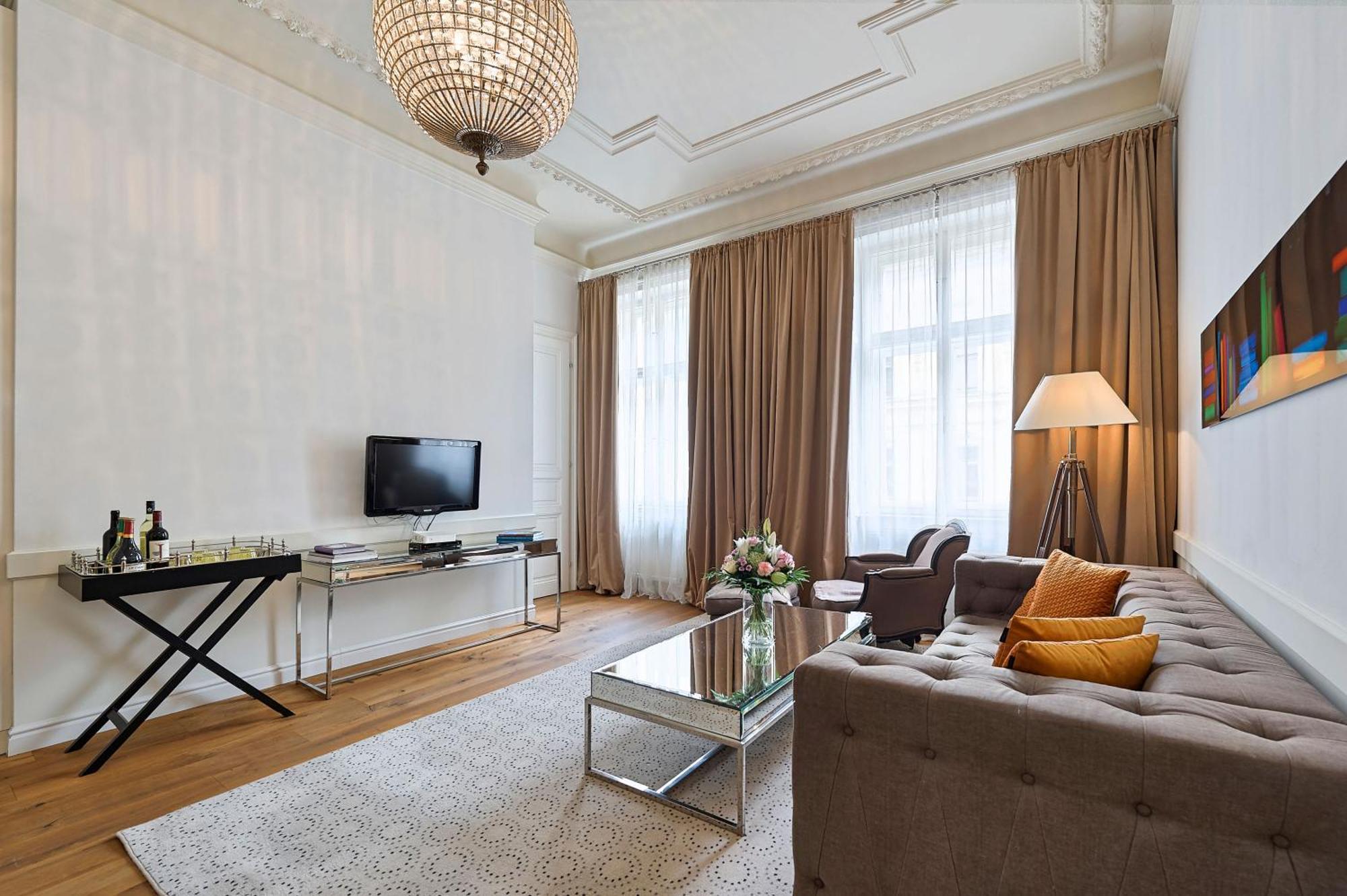 Apartment 6 *