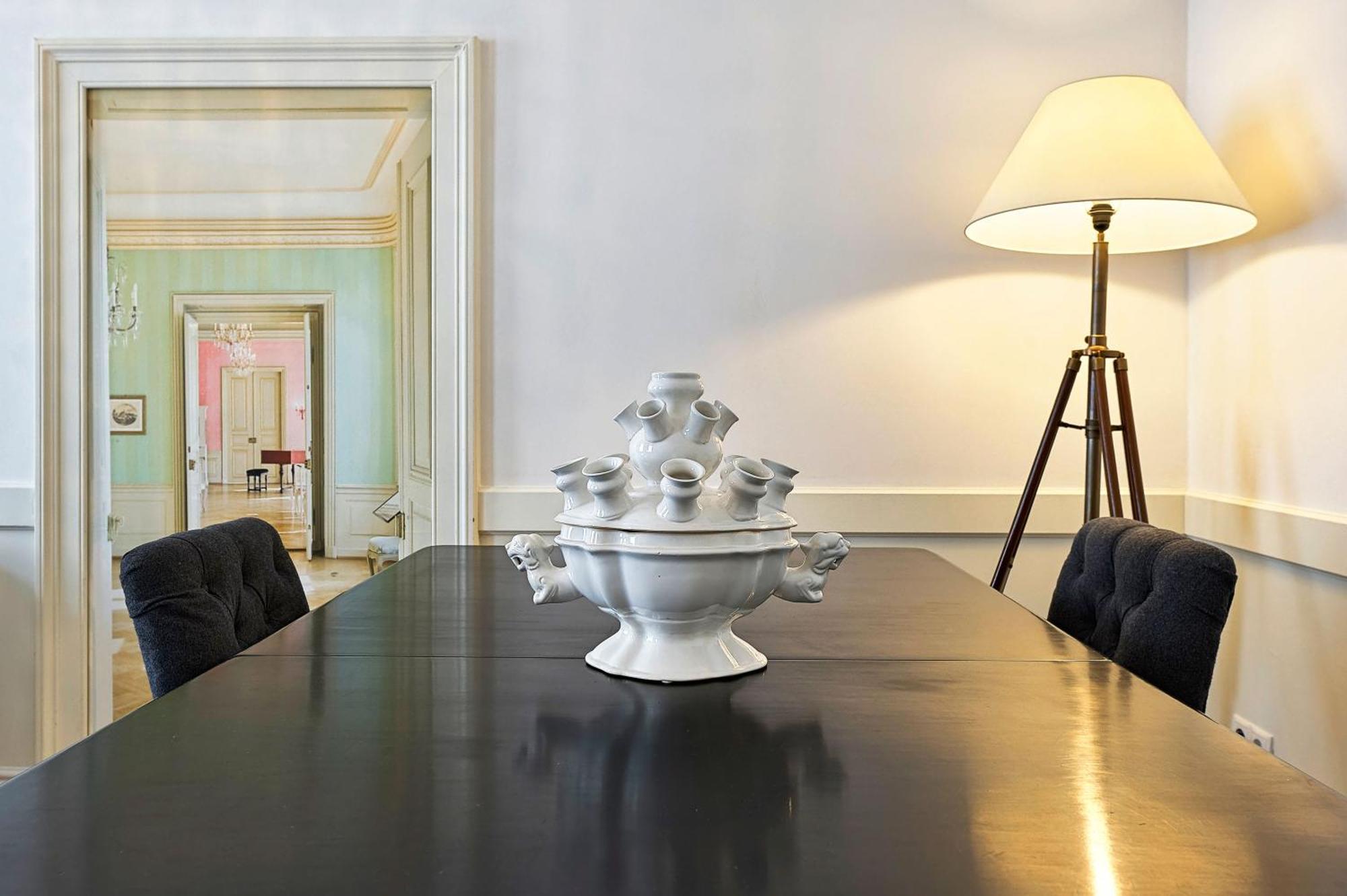 Apartment 6