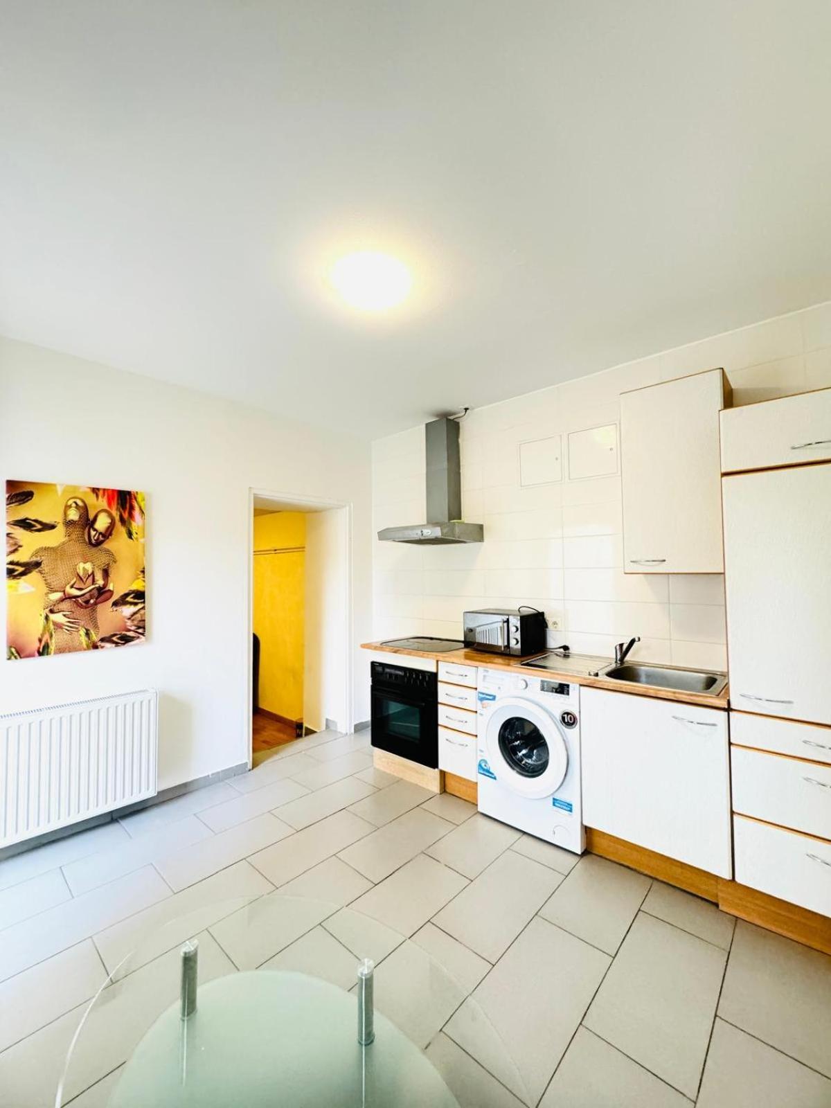 Stylish 2br Shared Apt, Sleeps 6 Direct Access