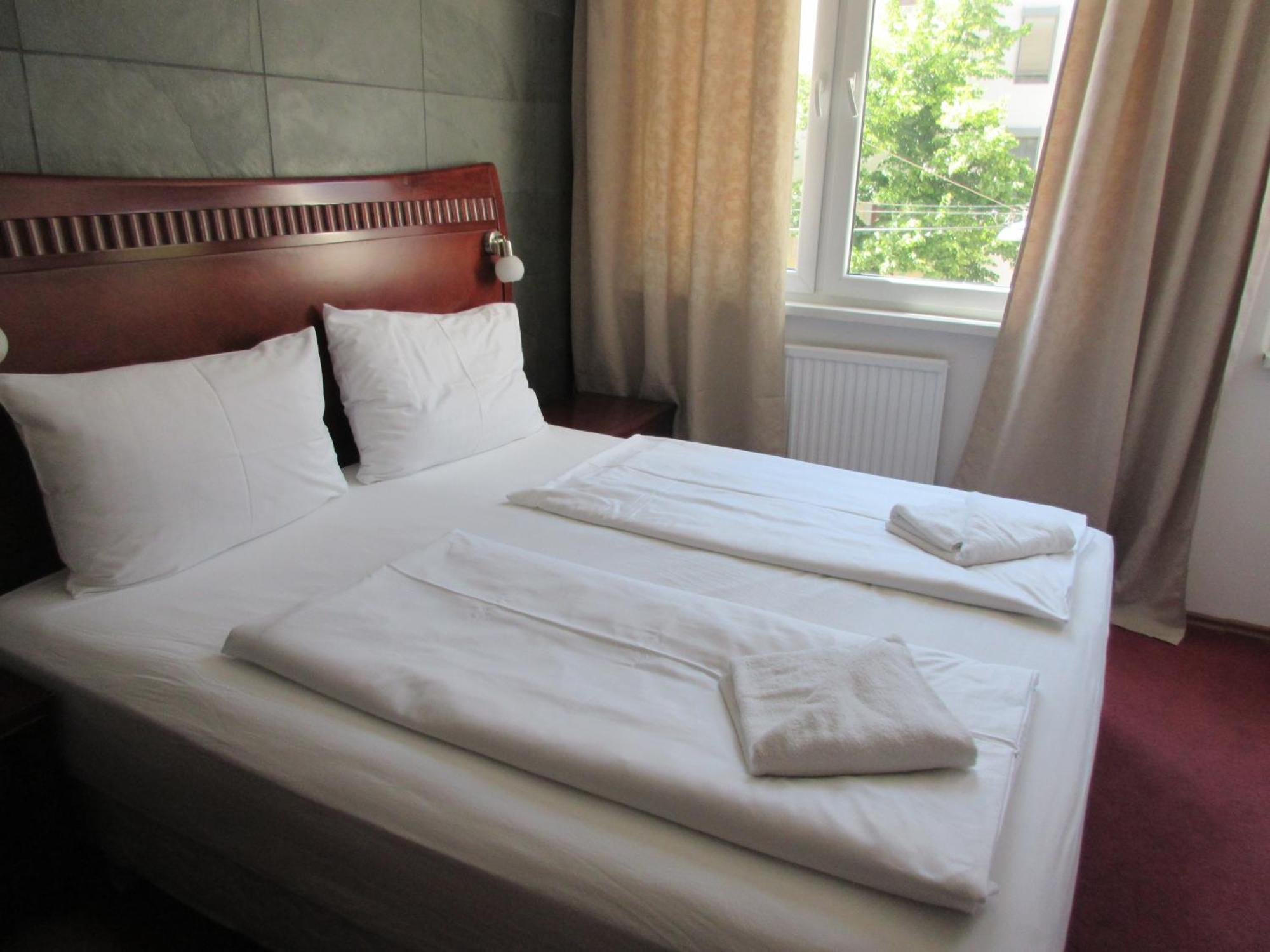Attache L Contactless Check-in Hotel 3*