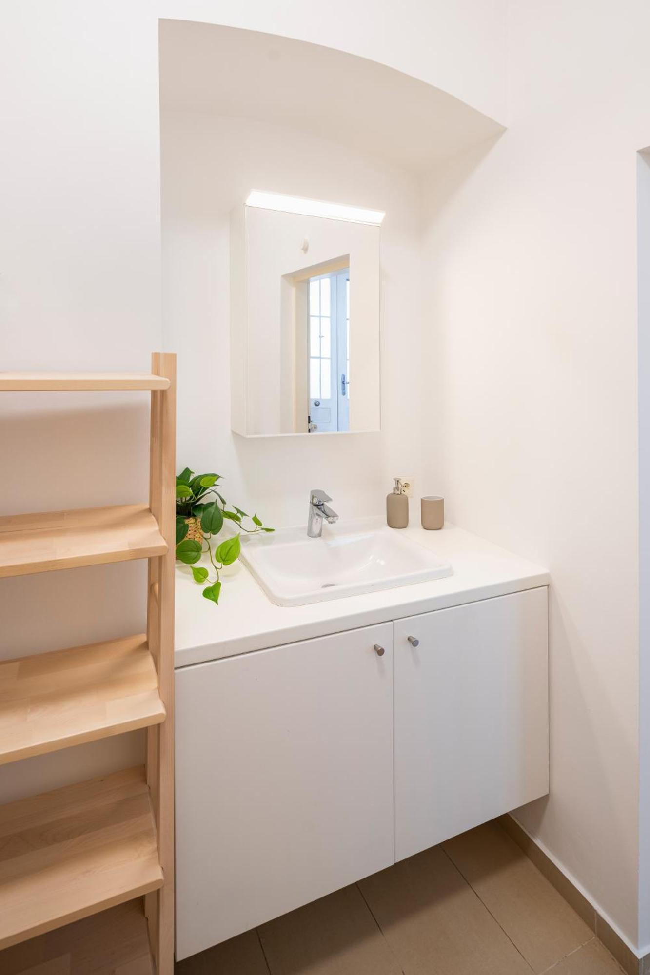 Elegantes 2-zimmer-atelier Vienna