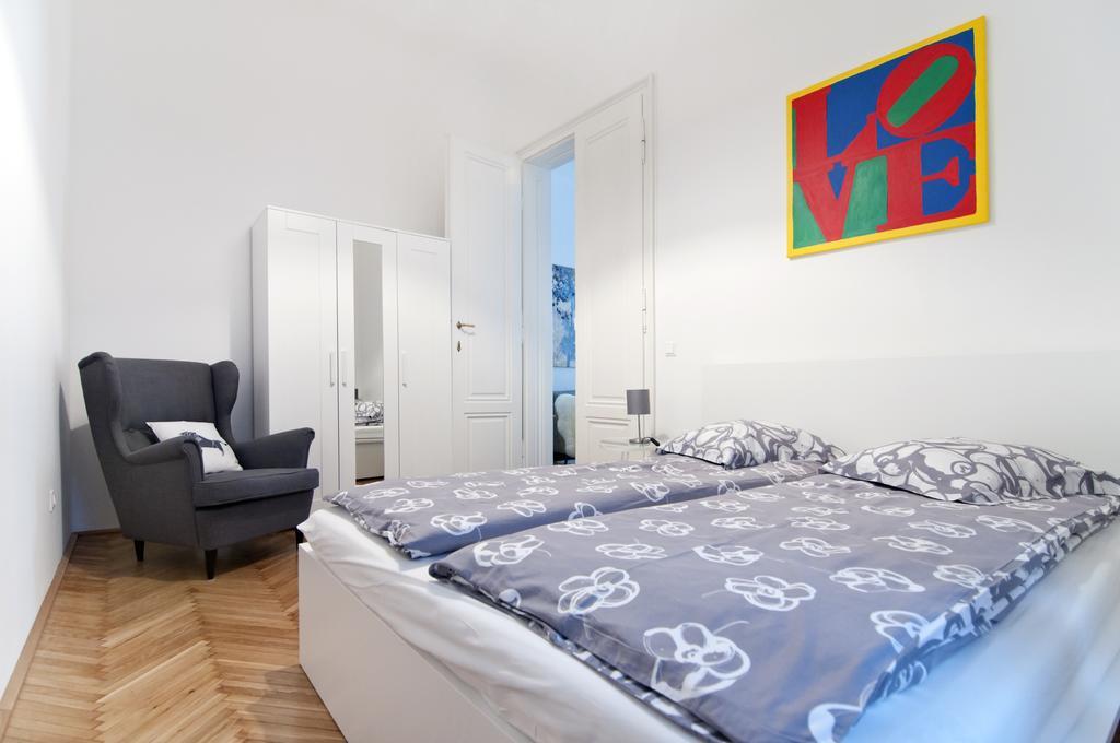 Heymi Opernring Apartamento *