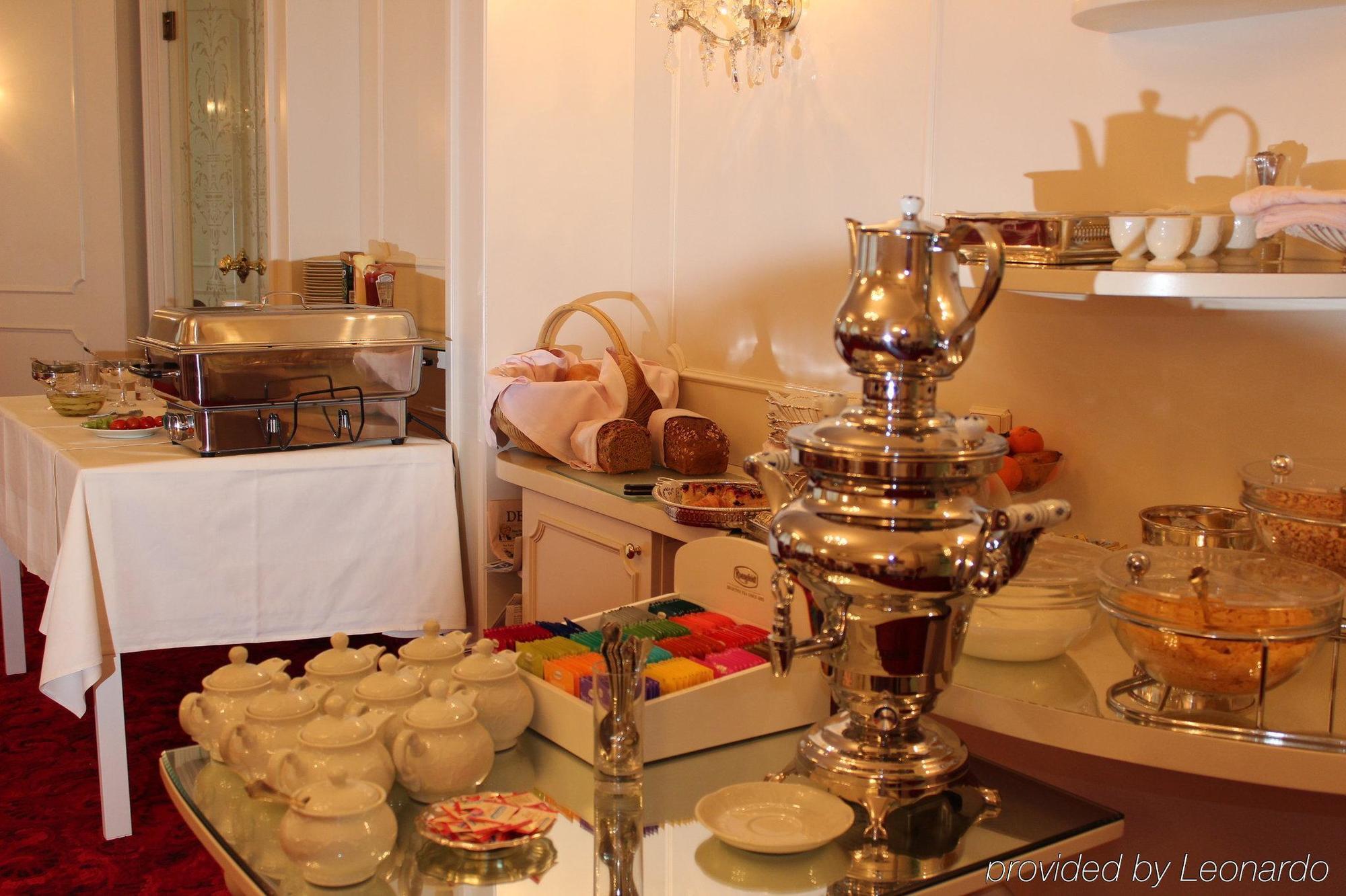 Elaya Center Hotel 4*