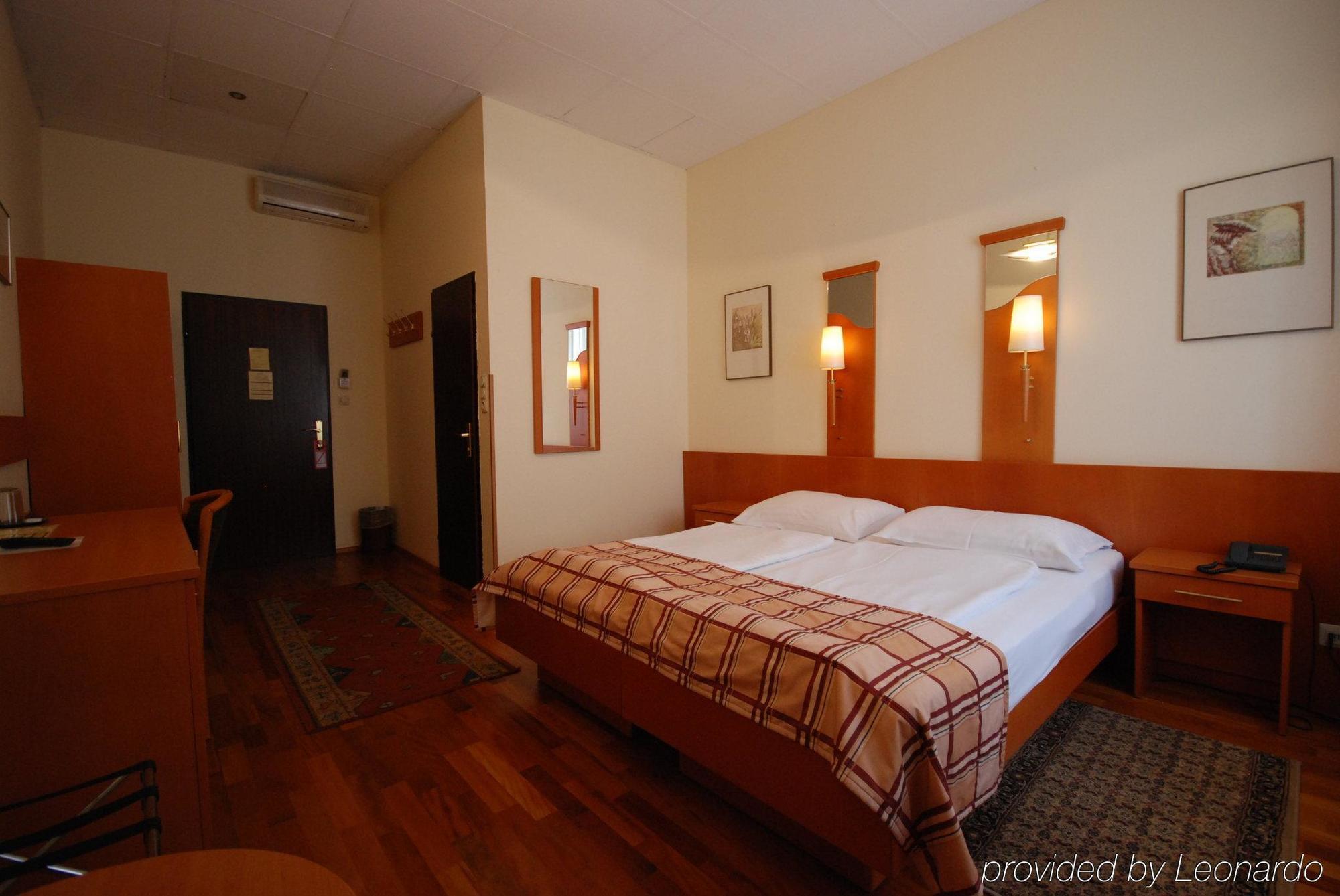 Continental Hotel-pension 4*