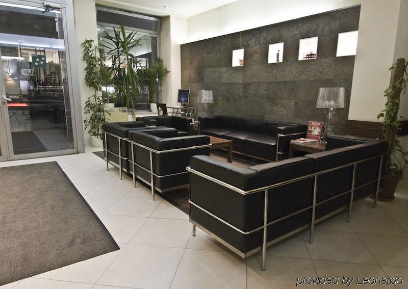 Hotel Attache L Contactless Check-in