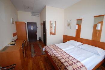 Continental Hotel-pension 4*