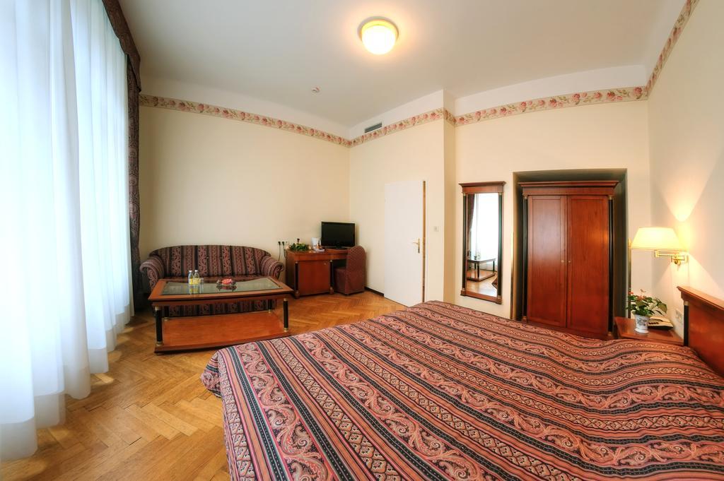Hotel Carlton Opera 3*