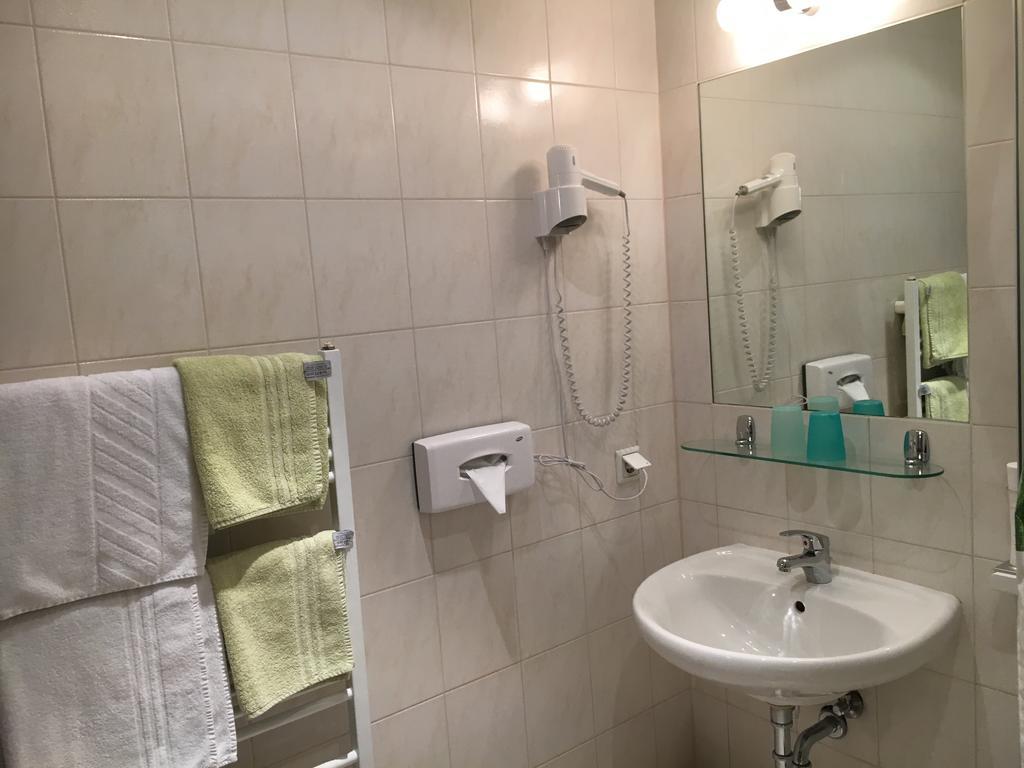 Hotel Pension Ani-Falstaff 3*