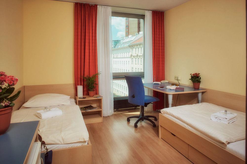 Hostel Strawberry
