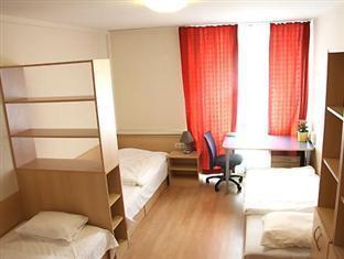 Hostel Strawberry