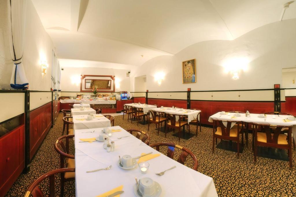Carlton Opera 3*