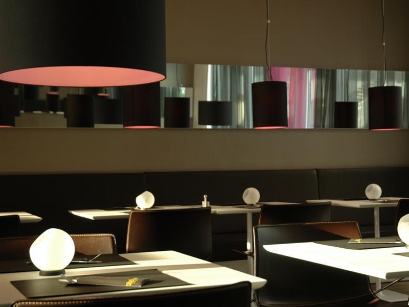 Hotel Plaza Gasometer 4*