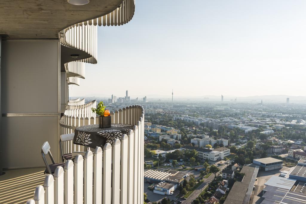 Sky View By Ichbucheat Apartment