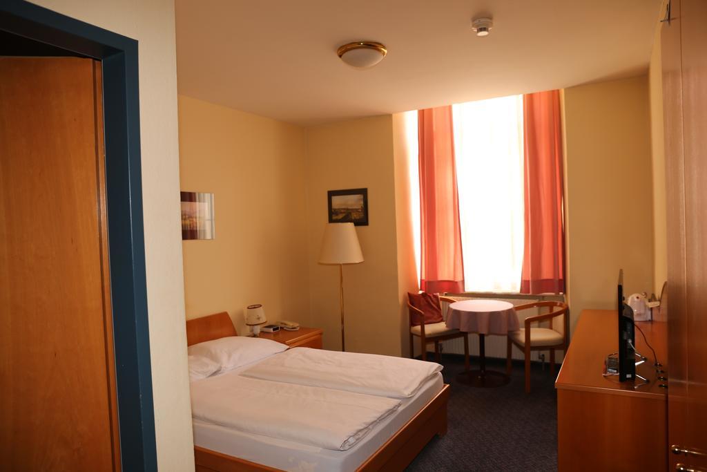 Very Apartments, 5 Min To Center, No Reception 3*