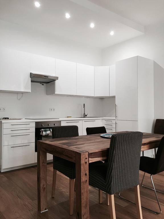 Square7 Apartment *