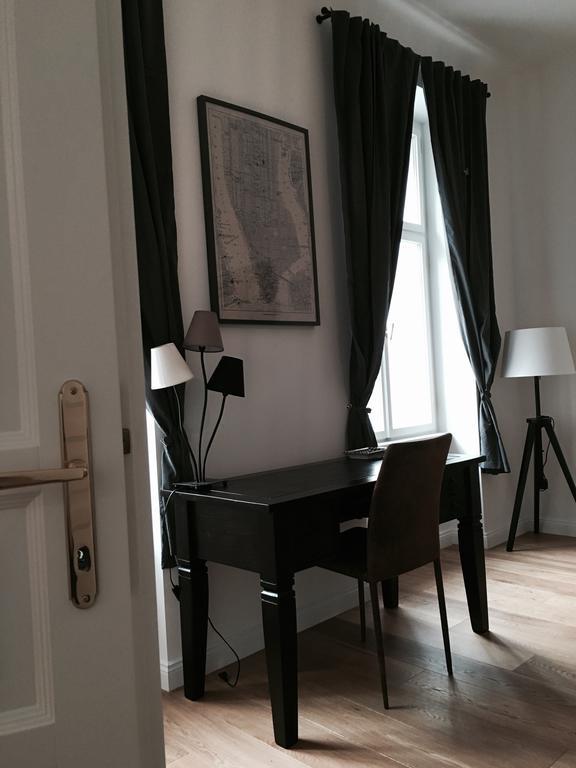 Square7 Apartment