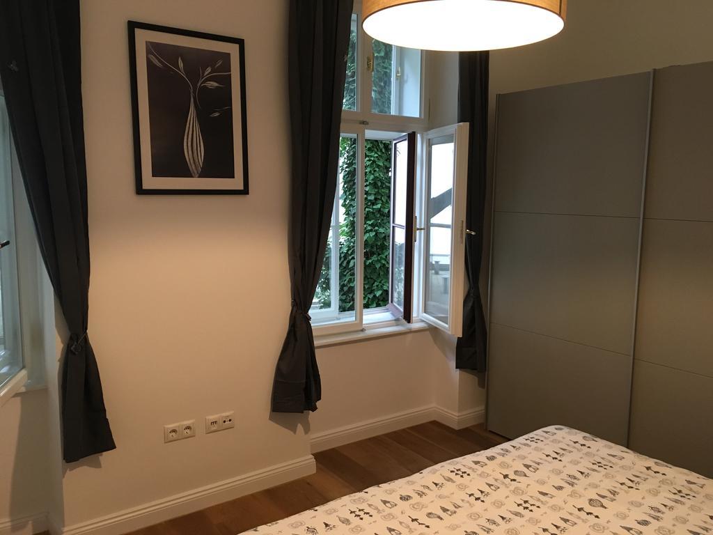 Apartment Square7