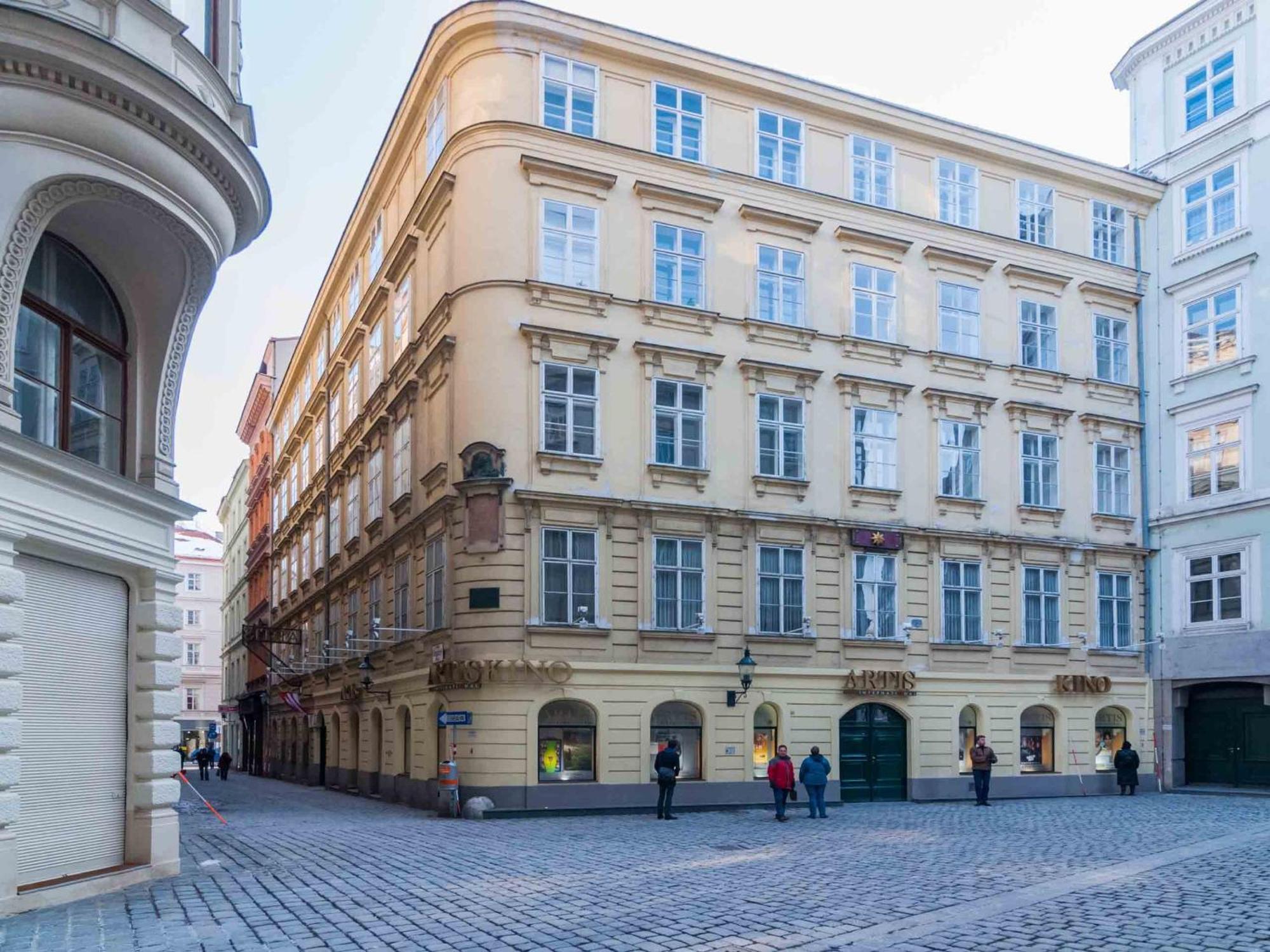 Elegant Apartment